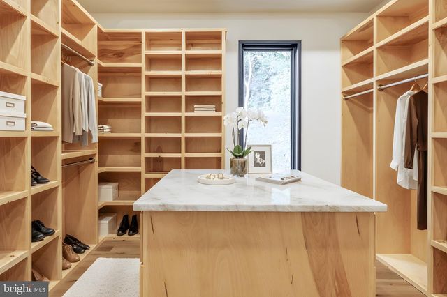 6605 LYBROOK CT, Bethesda, MD 20817