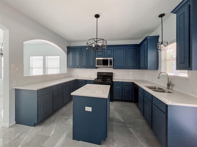 3917 BRONCO BEND LOOP, Austin, TX 78744