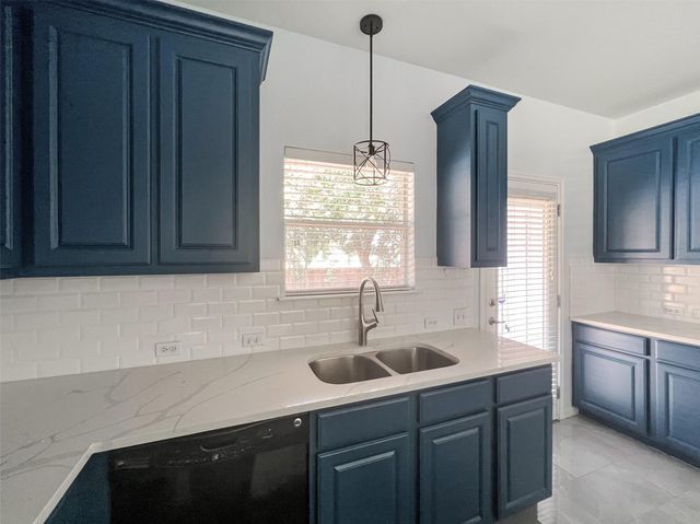3917 BRONCO BEND LOOP, Austin, TX 78744