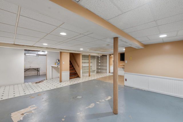 7200 W Grantosa DRIVE, Milwaukee, WI 53218