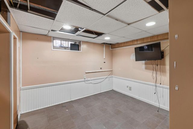 7200 W Grantosa DRIVE, Milwaukee, WI 53218