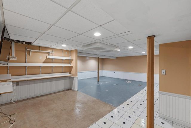 7200 W Grantosa DRIVE, Milwaukee, WI 53218