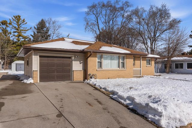 7200 W Grantosa DRIVE, Milwaukee, WI 53218