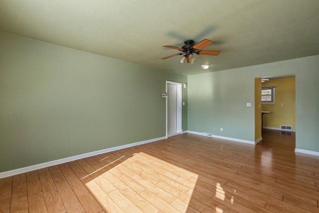 7200 W Grantosa DRIVE, Milwaukee, WI 53218