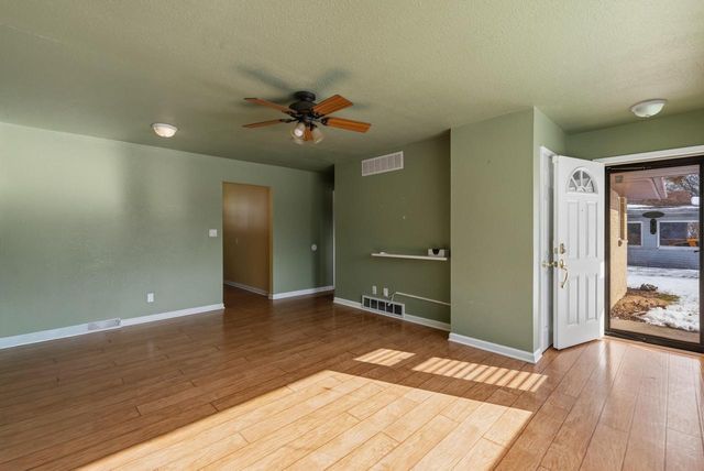 7200 W Grantosa DRIVE, Milwaukee, WI 53218