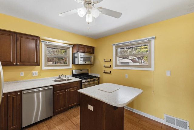 7200 W Grantosa DRIVE, Milwaukee, WI 53218