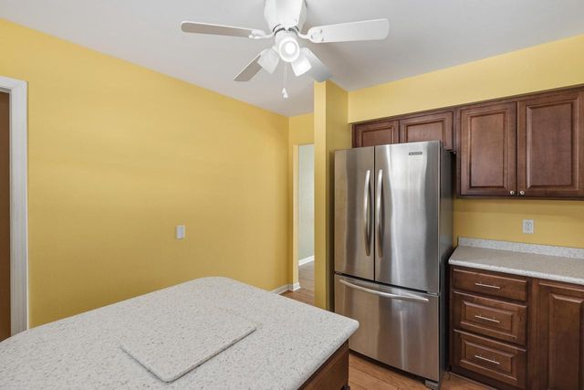 7200 W Grantosa DRIVE, Milwaukee, WI 53218