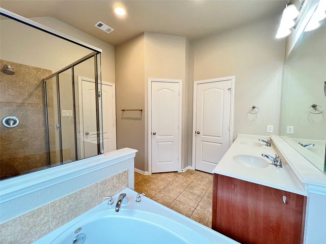 505 Maverick Drive, Lake Dallas, TX 75065