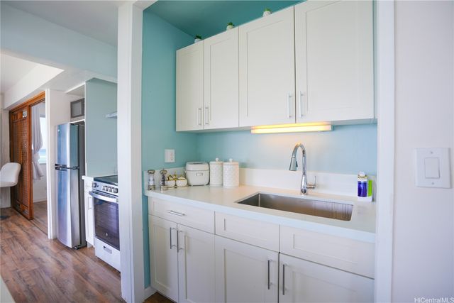 2957 Kalakaua Avenue 306, Honolulu, HI 96815