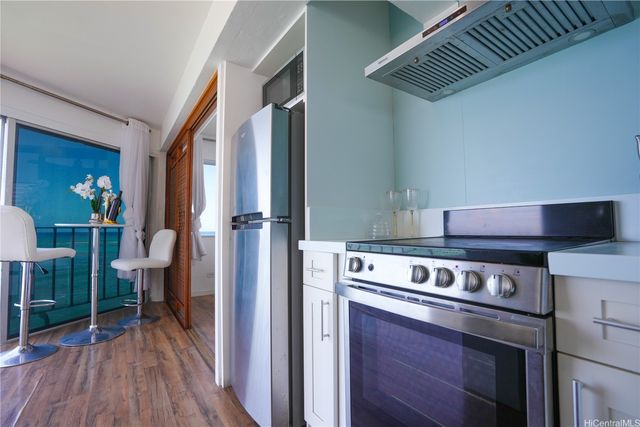 2957 Kalakaua Avenue 306, Honolulu, HI 96815