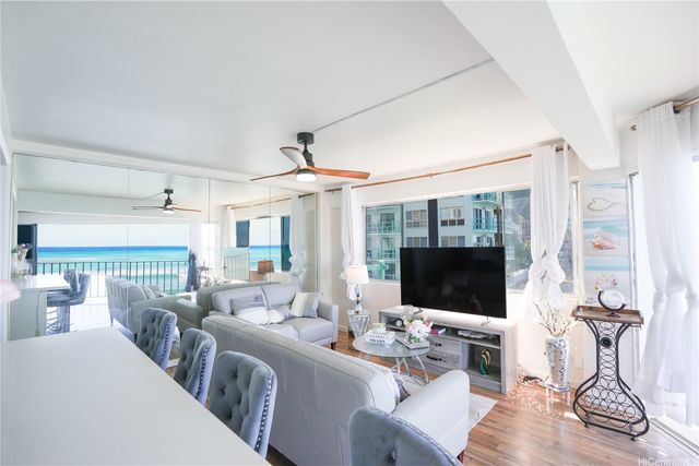 2957 Kalakaua Avenue 306, Honolulu, HI 96815