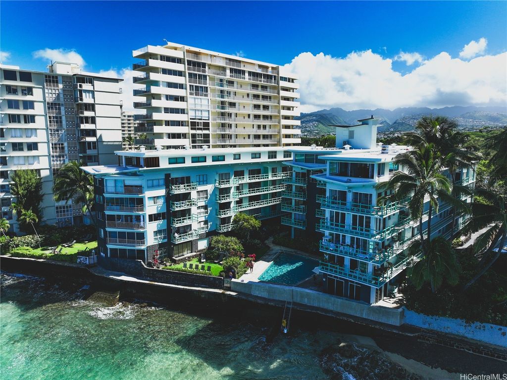 2957 Kalakaua Avenue 306, Honolulu, HI 96815