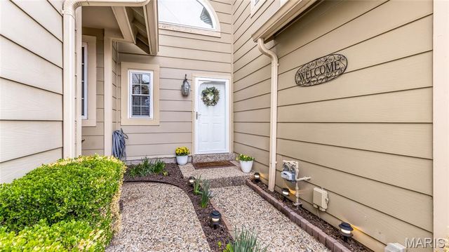 3105 Autumn Shores Drive, Maryland Heights, MO 63043
