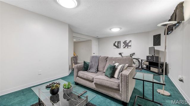 3105 Autumn Shores Drive, Maryland Heights, MO 63043
