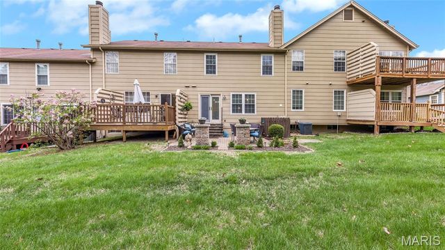3105 Autumn Shores Drive, Maryland Heights, MO 63043