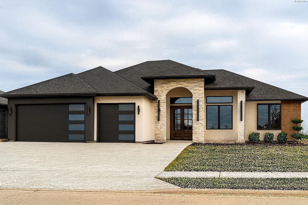 2879 Savanna Avenue, Richland, WA 99352