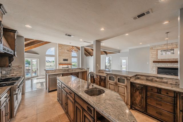 113 Club House Drive, Weatherford, TX 76087