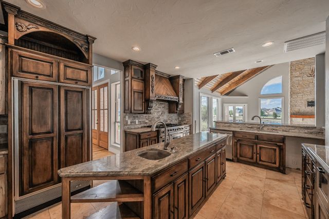 113 Club House Drive, Weatherford, TX 76087