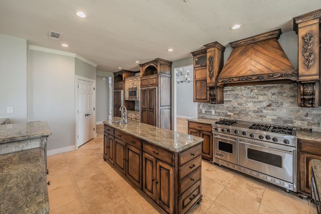 113 Club House Drive, Weatherford, TX 76087