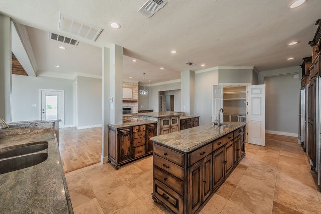 113 Club House Drive, Weatherford, TX 76087