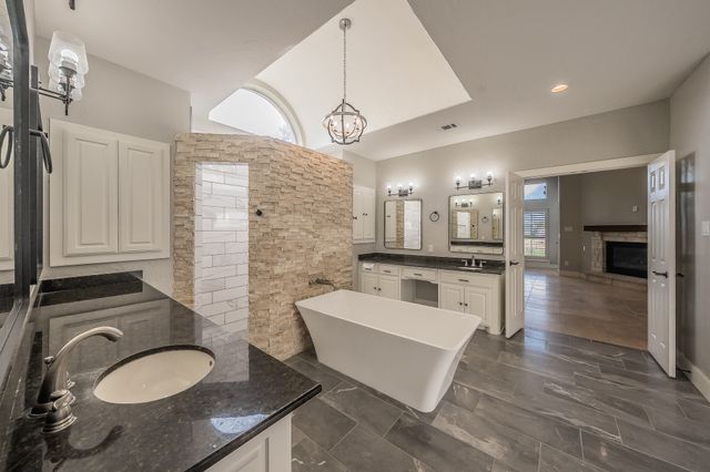 113 Club House Drive, Weatherford, TX 76087