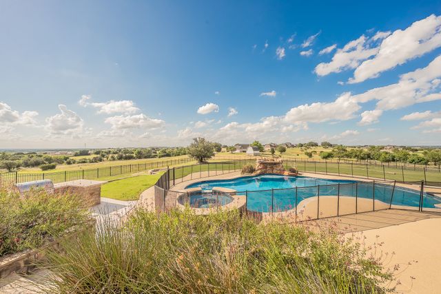 113 Club House Drive, Weatherford, TX 76087