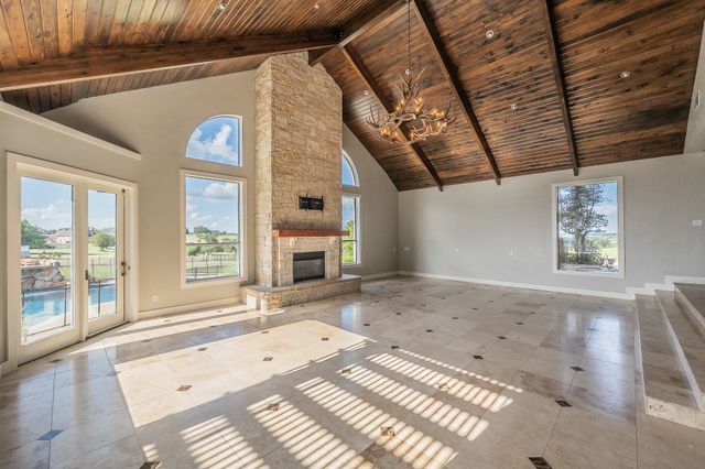113 Club House Drive, Weatherford, TX 76087