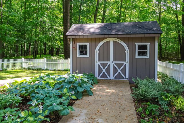 6697 Warren Woods Road, Three Oaks, MI 49128