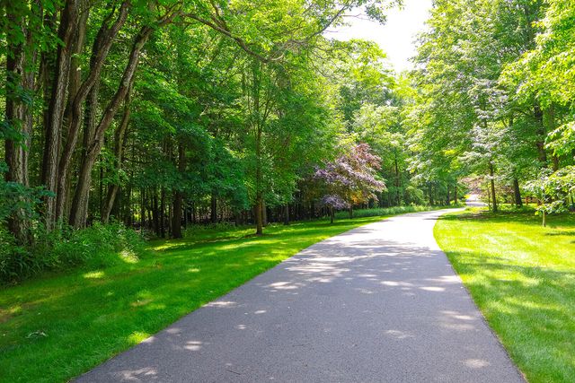 6697 Warren Woods Road, Three Oaks, MI 49128