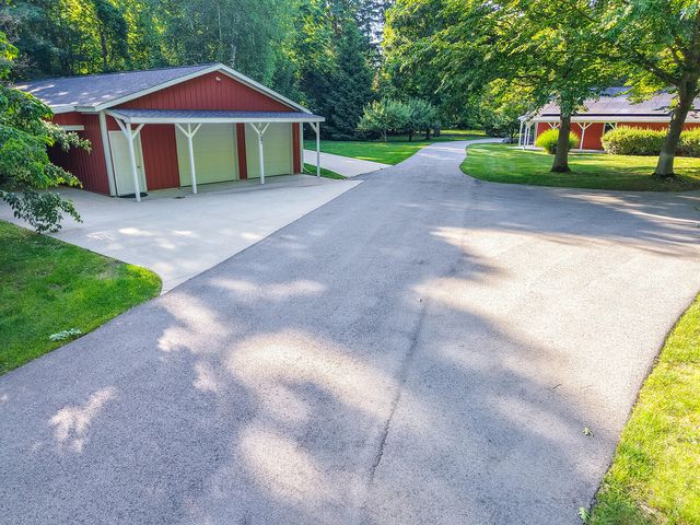 6697 Warren Woods Road, Three Oaks, MI 49128