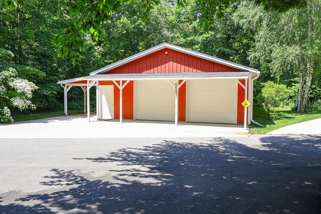 6697 Warren Woods Road, Three Oaks, MI 49128