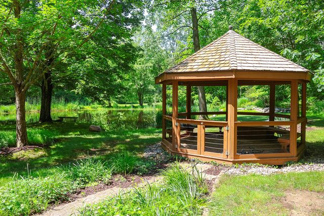 6697 Warren Woods Road, Three Oaks, MI 49128