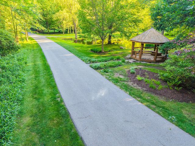 6697 Warren Woods Road, Three Oaks, MI 49128