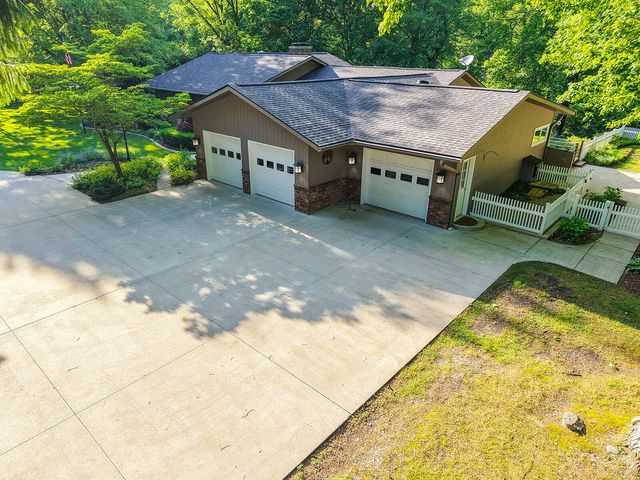 6697 Warren Woods Road, Three Oaks, MI 49128