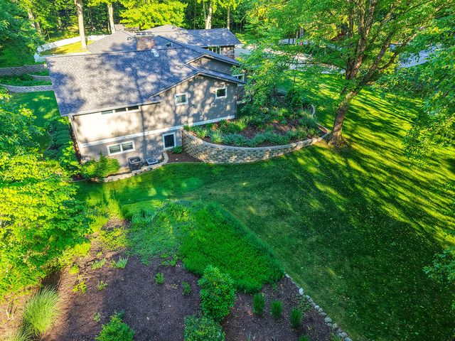 6697 Warren Woods Road, Three Oaks, MI 49128