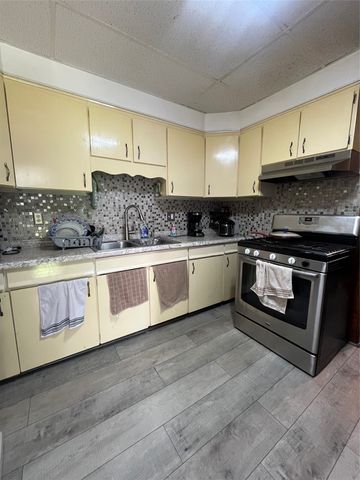931 E 8TH Street, Erie, PA 16503