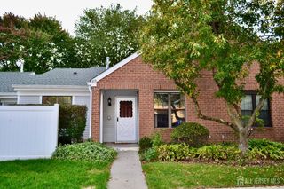 329 Wycoff Way W 329, East Brunswick, NJ 08816