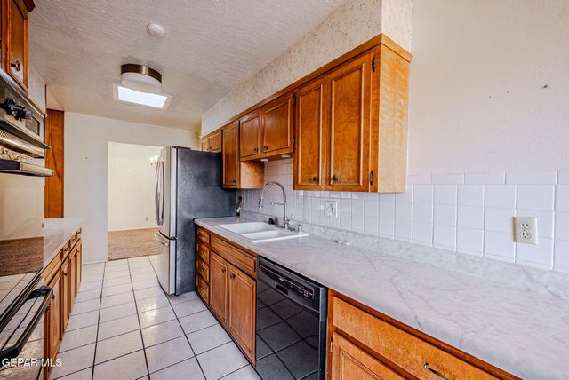 229 FREMONT Lane, El Paso, TX 79912