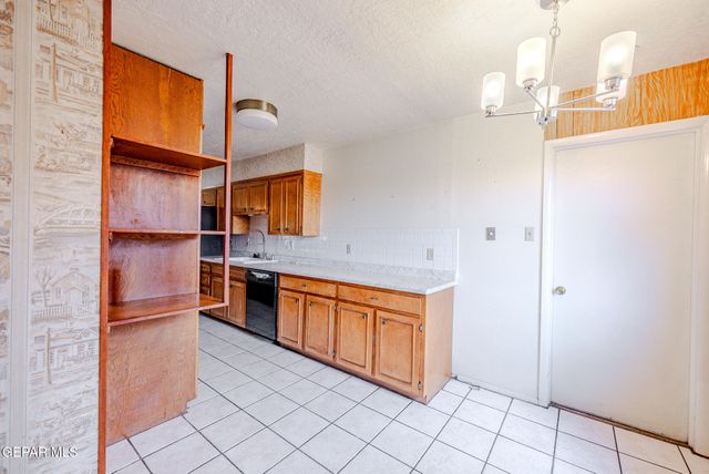 229 FREMONT Lane, El Paso, TX 79912