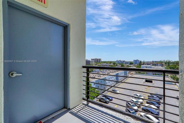 12550 Biscayne Blvd 702, North Miami, FL 33181