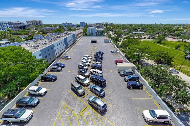 12550 Biscayne Blvd 702, North Miami, FL 33181