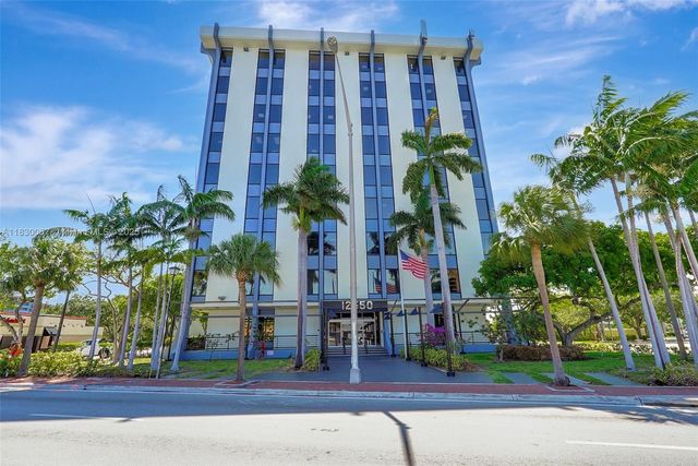 12550 Biscayne Blvd 702, North Miami, FL 33181