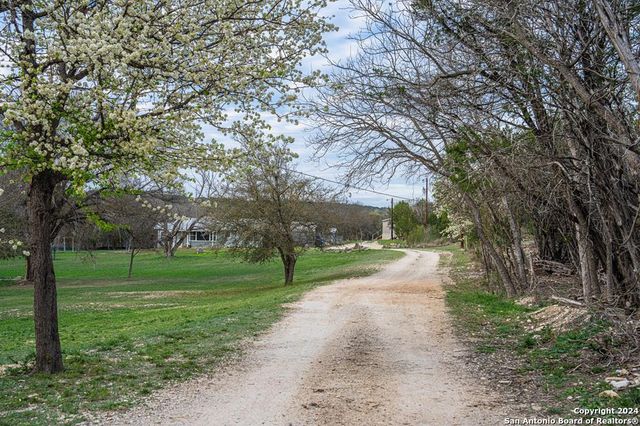 3420 Junction Hwy, Ingram, TX 78025