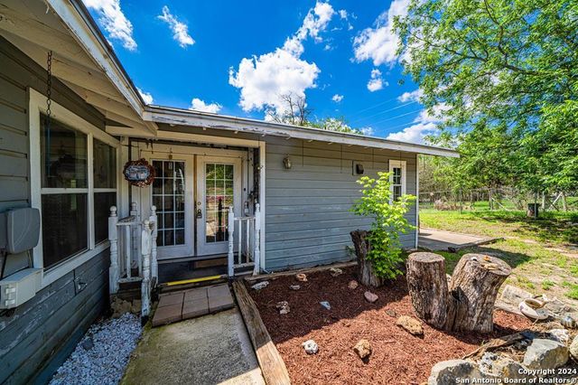 3420 Junction Hwy, Ingram, TX 78025