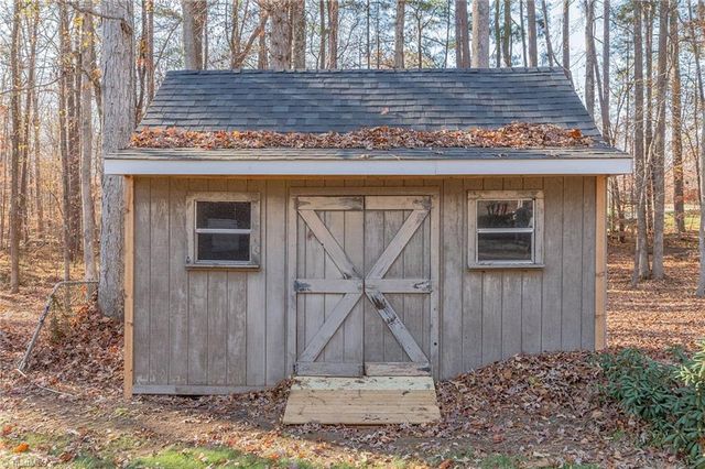 3602 Brooks Hill Court, Browns Summit, NC 27214