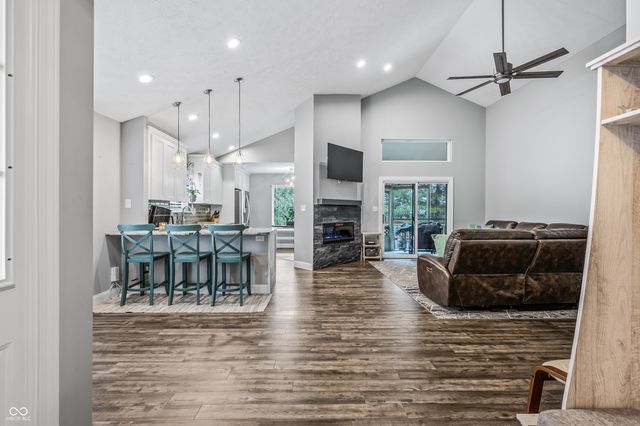 353 Carriage Lane, Franklin, IN 46131