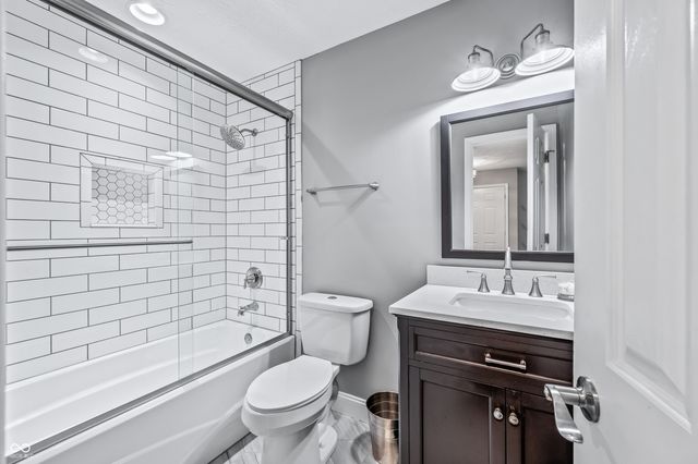 353 Carriage Lane, Franklin, IN 46131
