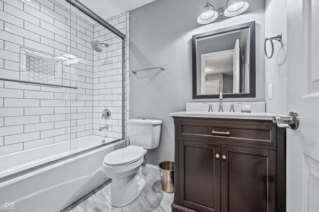 353 Carriage Lane, Franklin, IN 46131