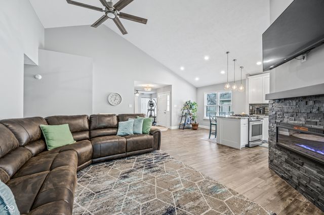 353 Carriage Lane, Franklin, IN 46131