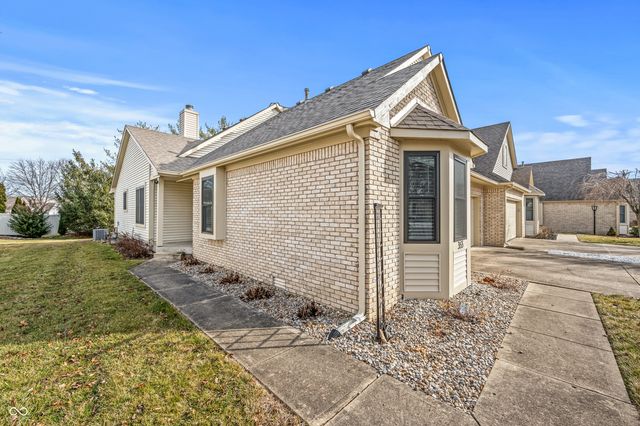353 Carriage Lane, Franklin, IN 46131